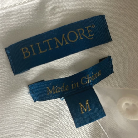 Biltmore Women’s White Button Down Dress Shirt- pleated upper back-Medium - Picture 10 of 15
